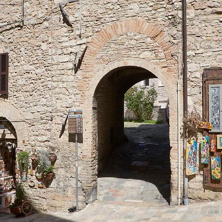 Il Cortile Di San Rufino Apartment Assisi Luaran gambar