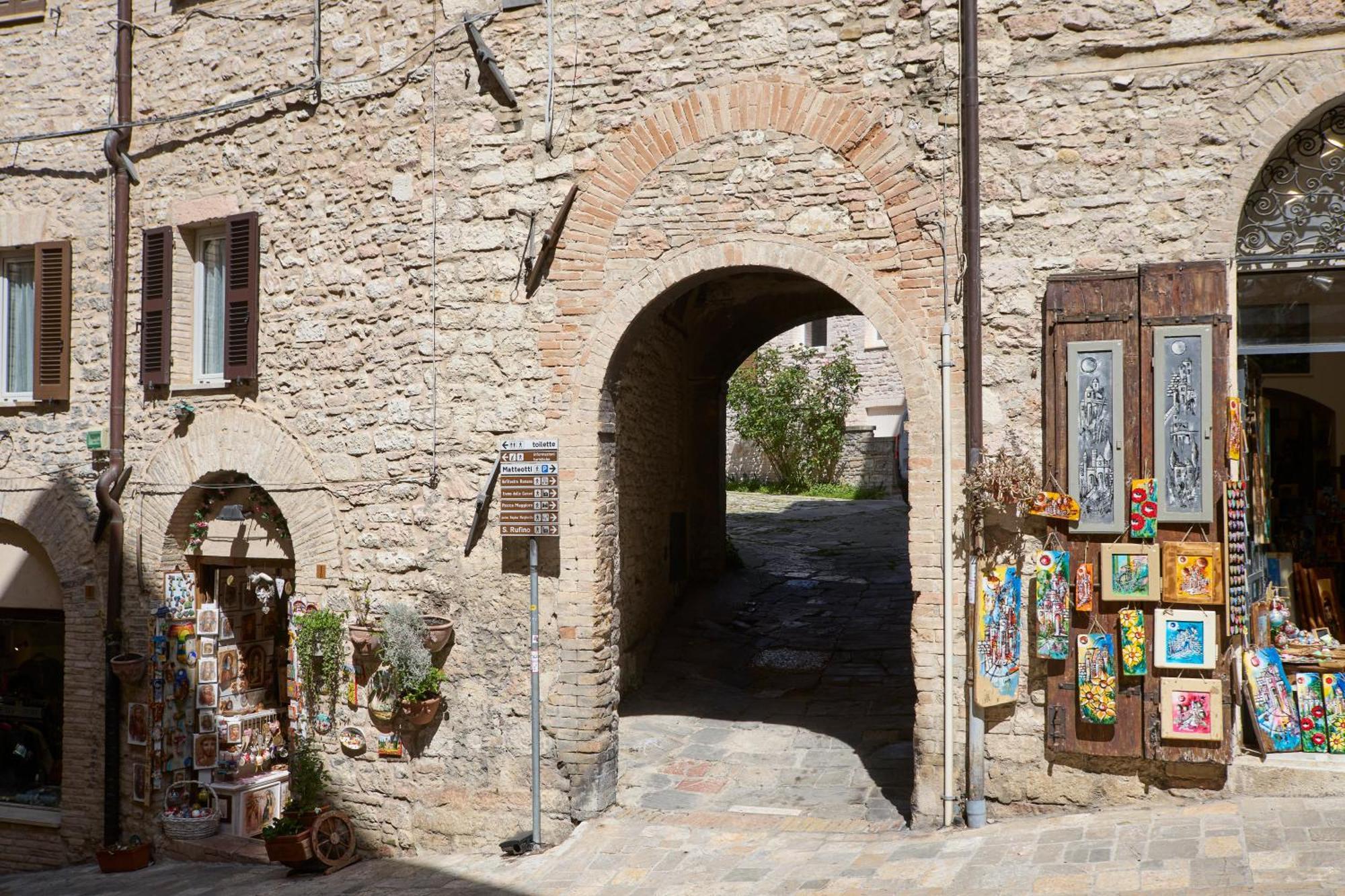 Il Cortile Di San Rufino Apartment Assisi Luaran gambar